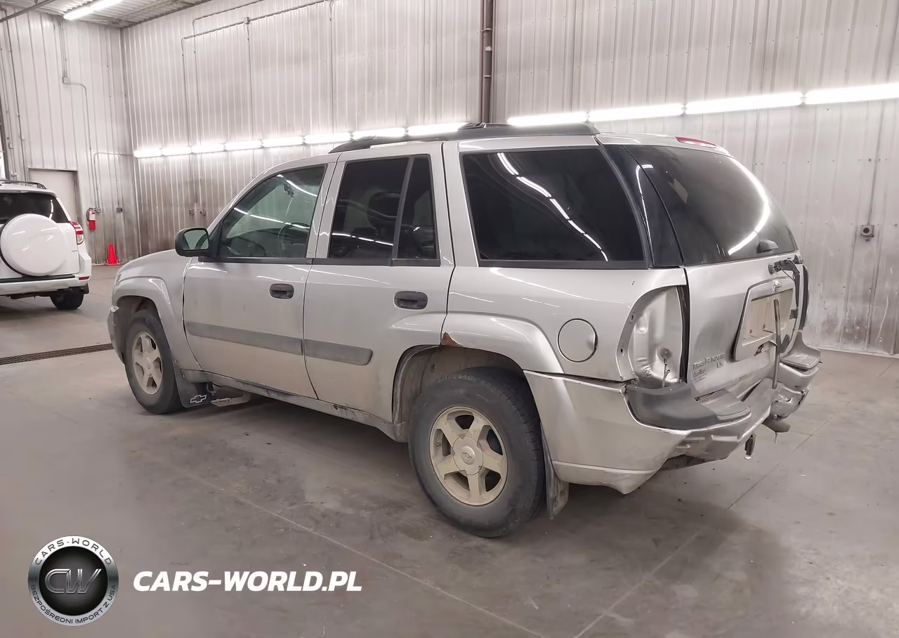 2005 Chevrolet Trailblazer Ls VIN:1GNDT13S852204818 - 3
