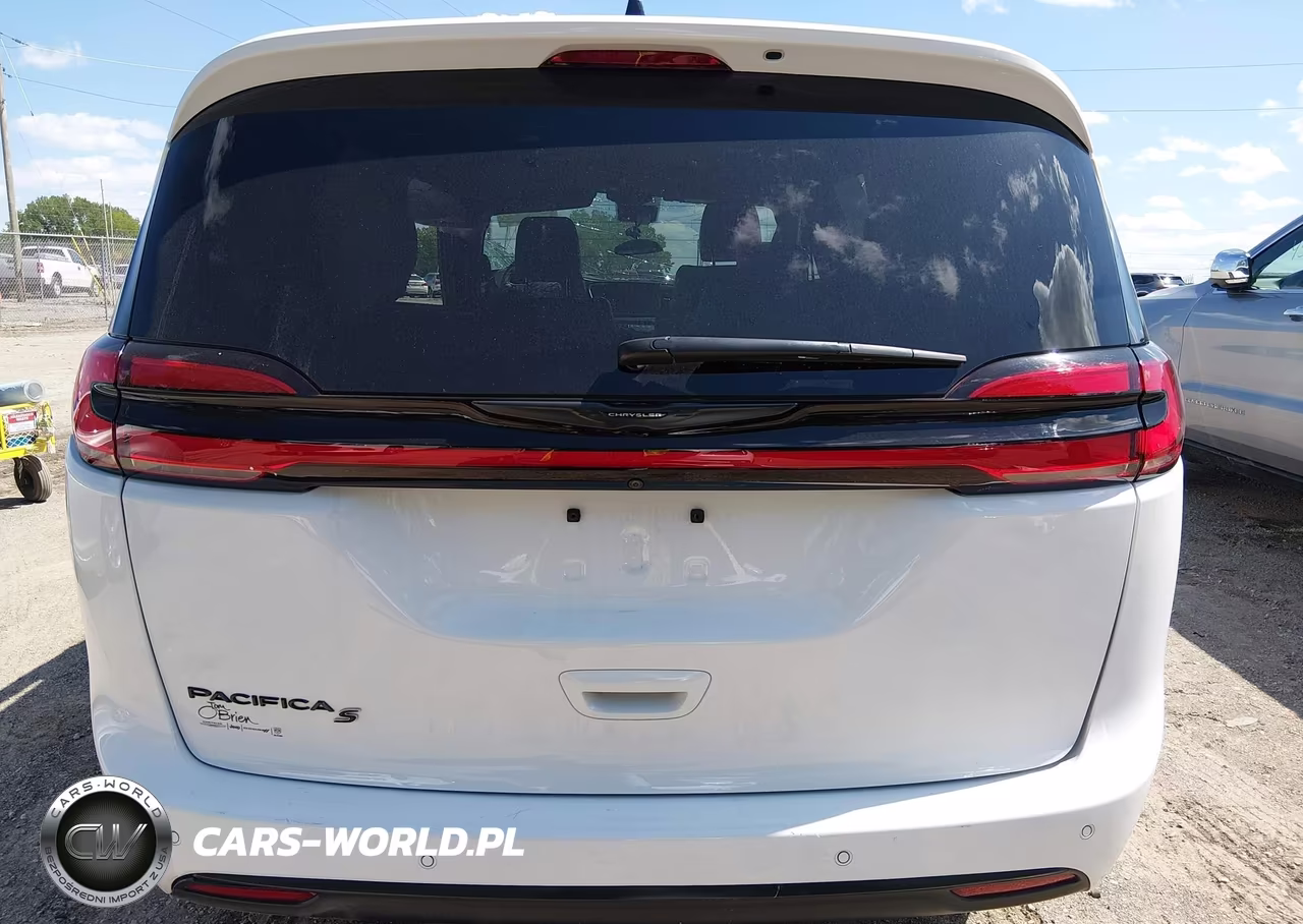 2024 Chrysler Pacifica Touring L VIN:2C4RC1BG6RR130124 - 17