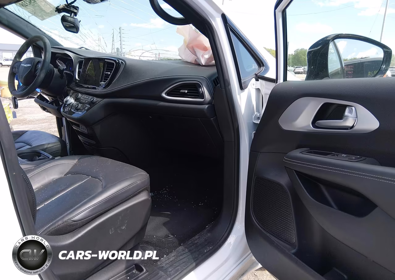 2024 Chrysler Pacifica Touring L VIN:2C4RC1BG6RR130124 - 5