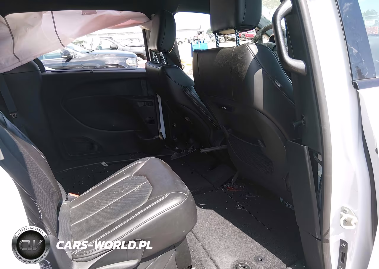 2024 Chrysler Pacifica Touring L VIN:2C4RC1BG6RR130124 - 8