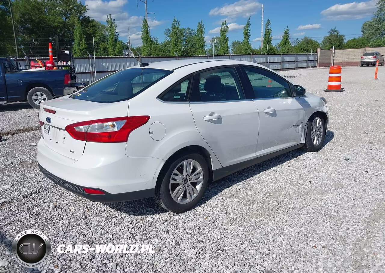 2012 Ford Focus Sel VIN:1FAHP3H24CL317035 - 4