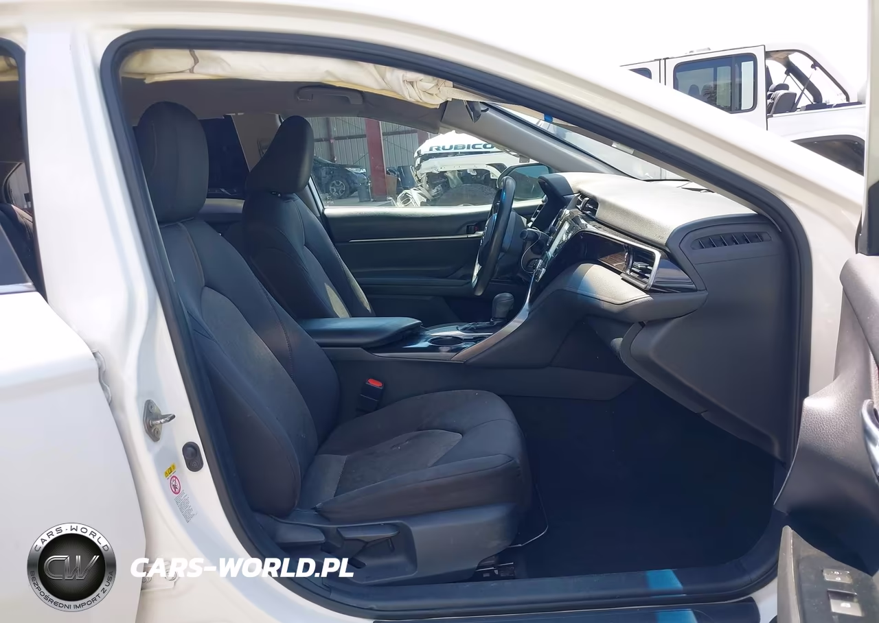 2019 Toyota Camry Le VIN:4T1B11HK7KU239442 - 5