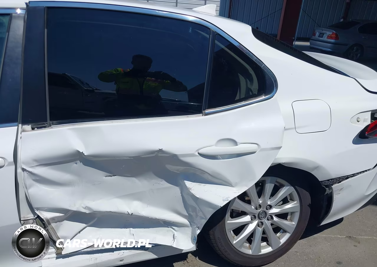 2019 Toyota Camry Le VIN:4T1B11HK7KU239442 - 6