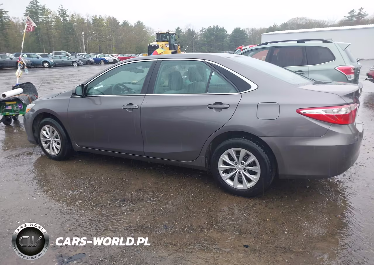2016 Toyota Camry Le VIN:4T1BF1FK4GU517371 - 15