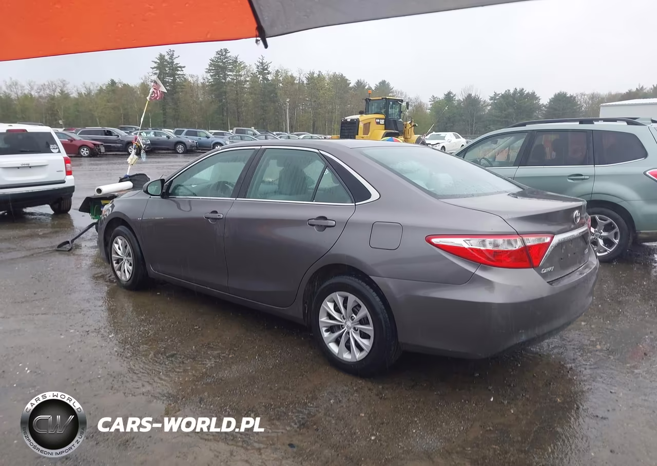 2016 Toyota Camry Le VIN:4T1BF1FK4GU517371 - 3