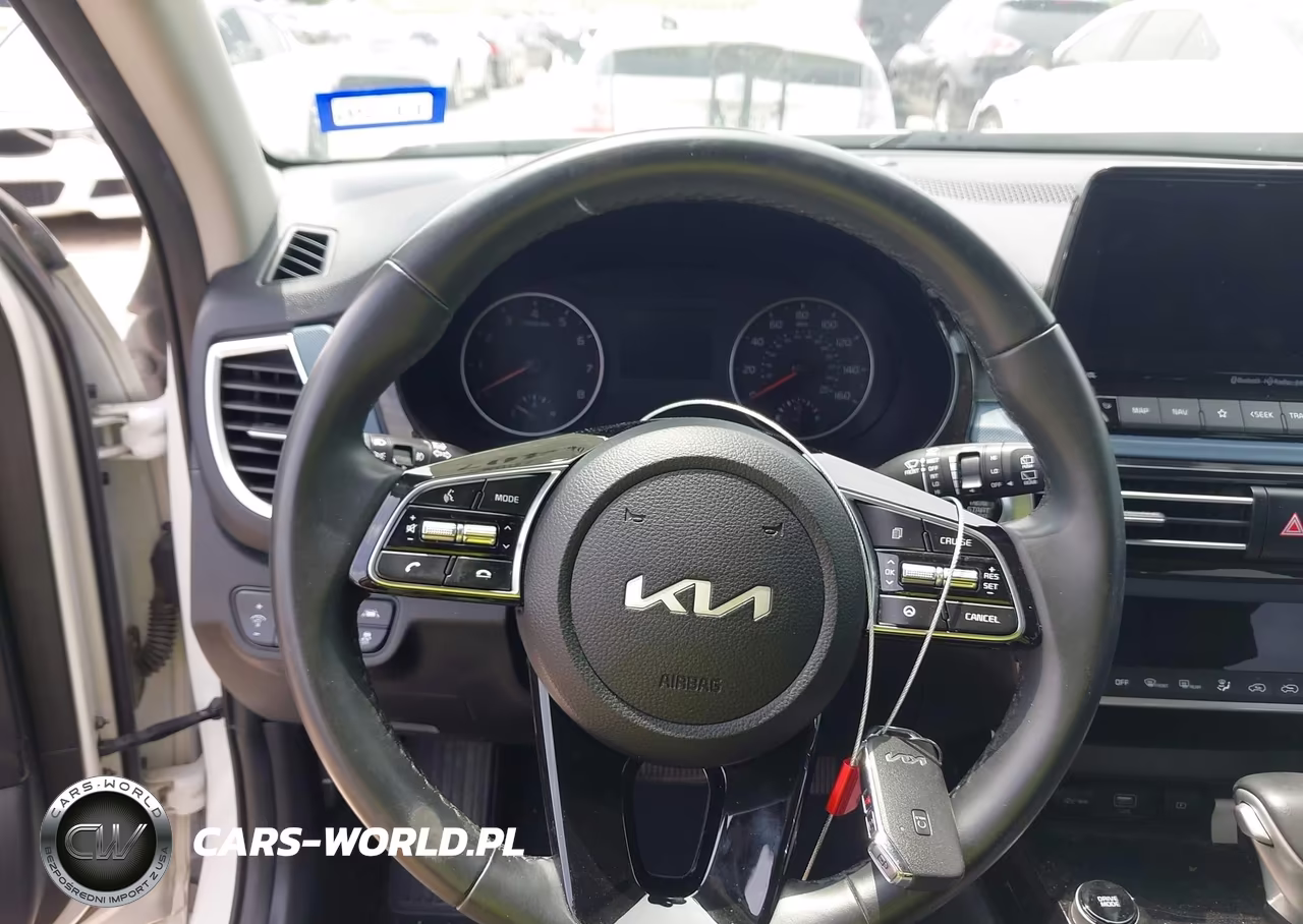 2023 Kia Seltos S VIN:KNDEU2AA4P7396366 - 11