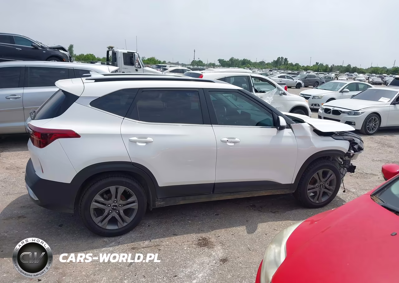 2023 Kia Seltos S VIN:KNDEU2AA4P7396366 - 13