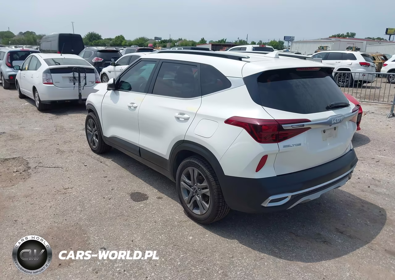 2023 Kia Seltos S VIN:KNDEU2AA4P7396366 - 3