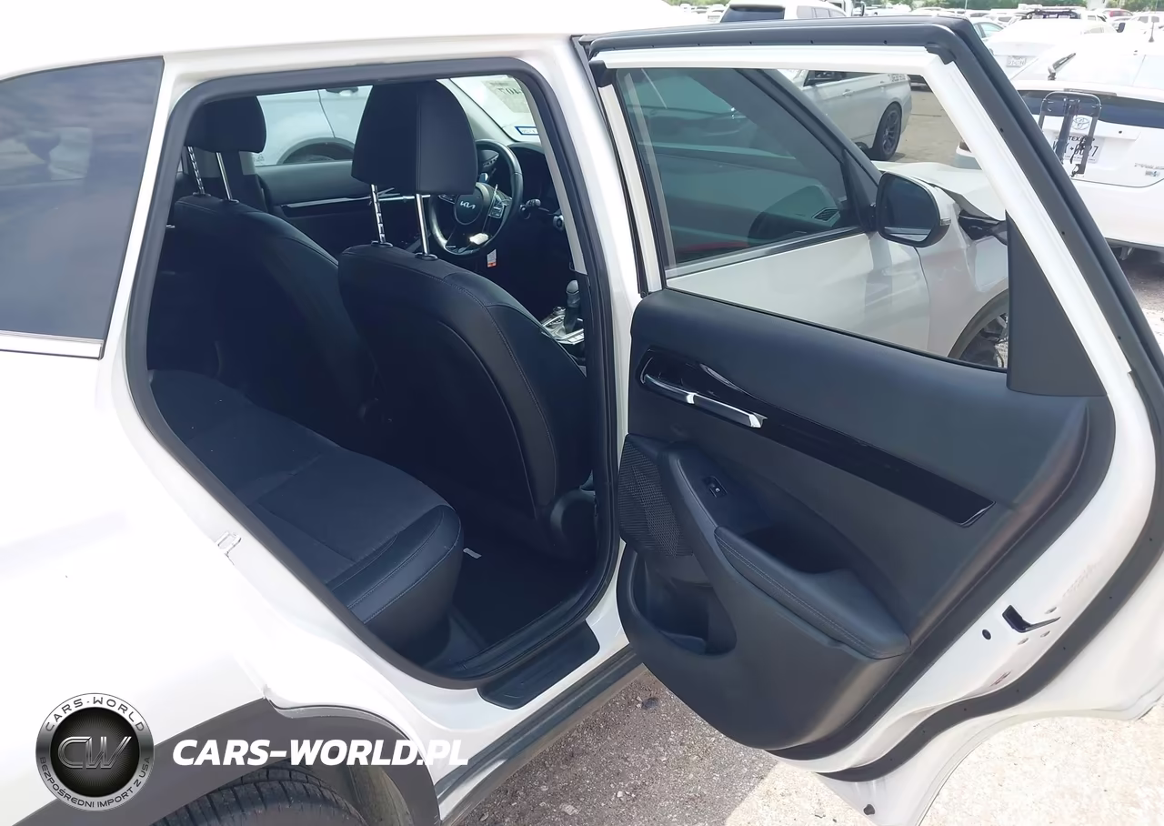 2023 Kia Seltos S VIN:KNDEU2AA4P7396366 - 8
