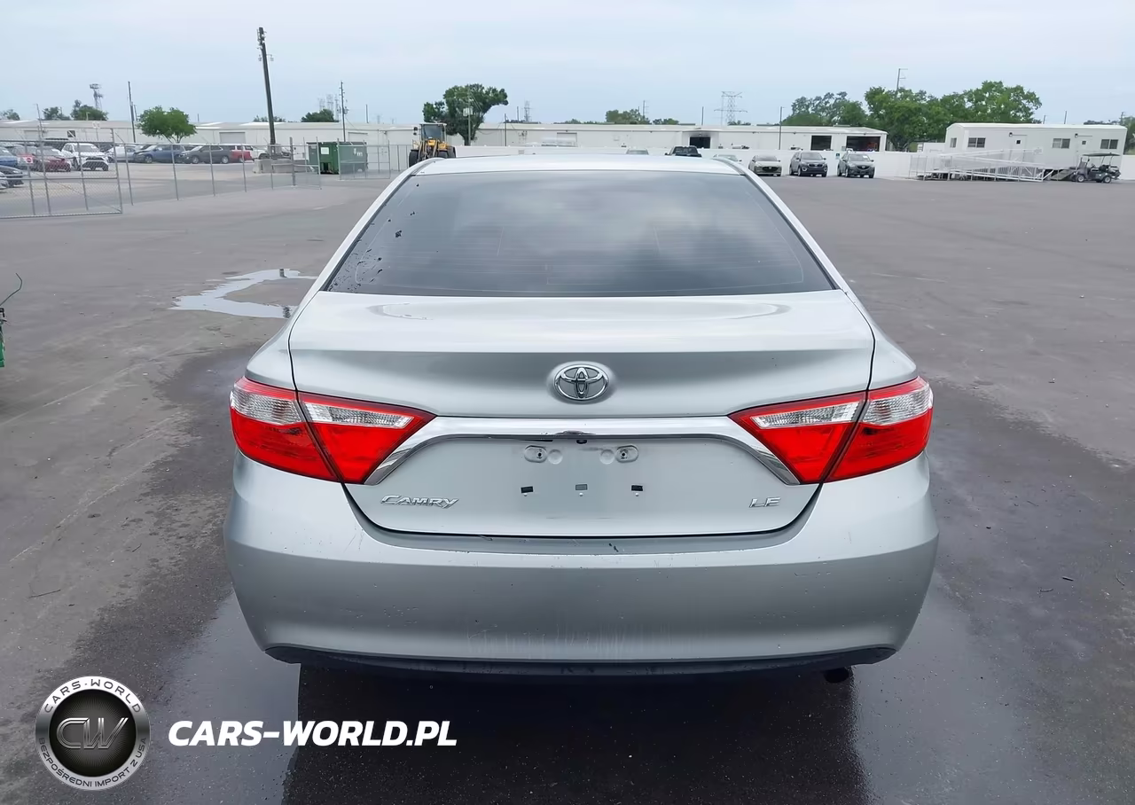 2015 Toyota Camry Le VIN:4T1BF1FK8FU919103 - 16