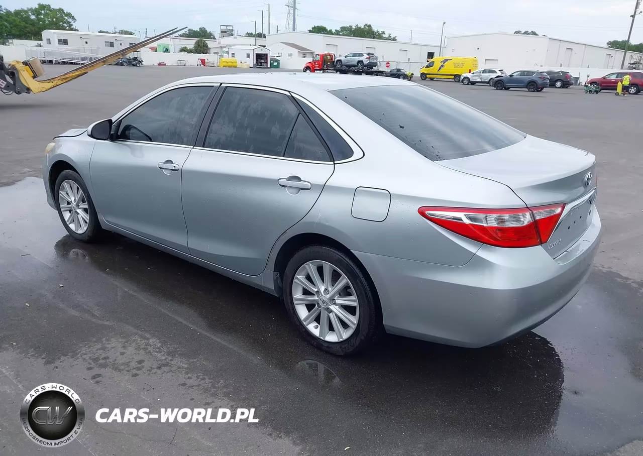 2015 Toyota Camry Le VIN:4T1BF1FK8FU919103 - 3
