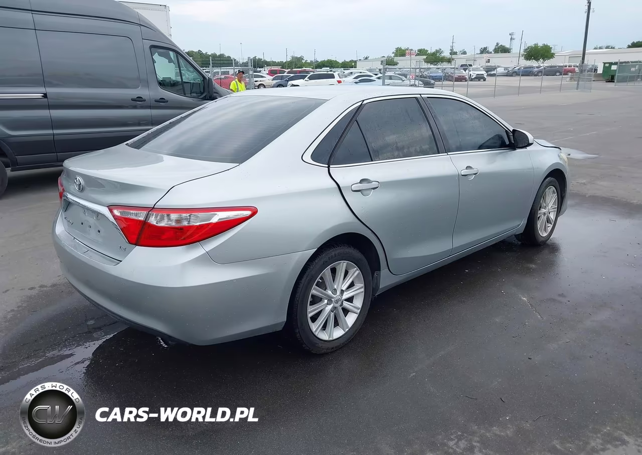 2015 Toyota Camry Le VIN:4T1BF1FK8FU919103 - 4