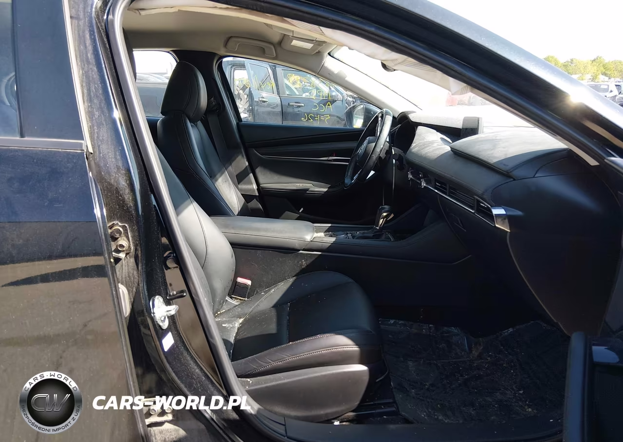 2019 Mazda Mazda3 Select Package VIN:JM1BPACL2K1110772 - 5