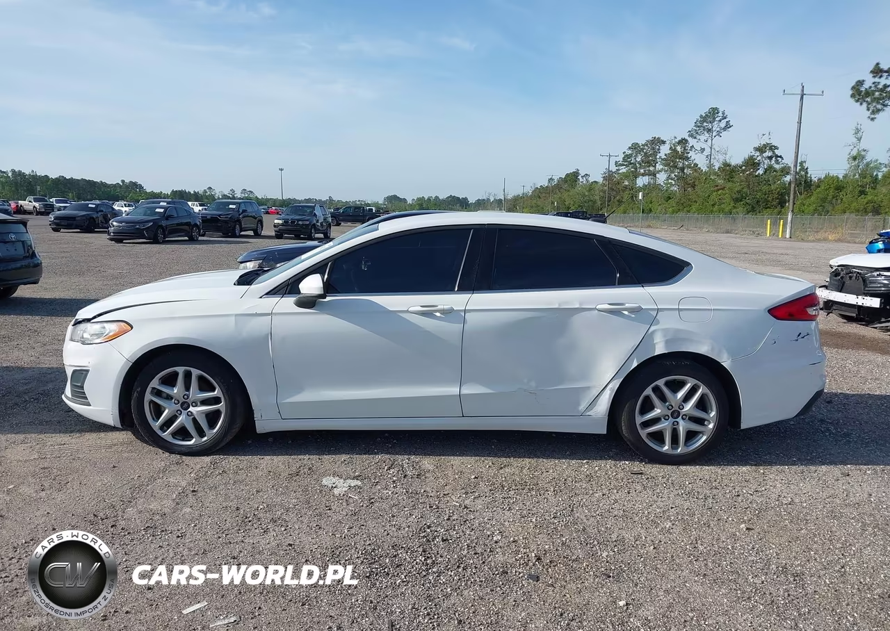 2019 Ford Fusion S VIN:3FA6P0G7XKR159996 - 14
