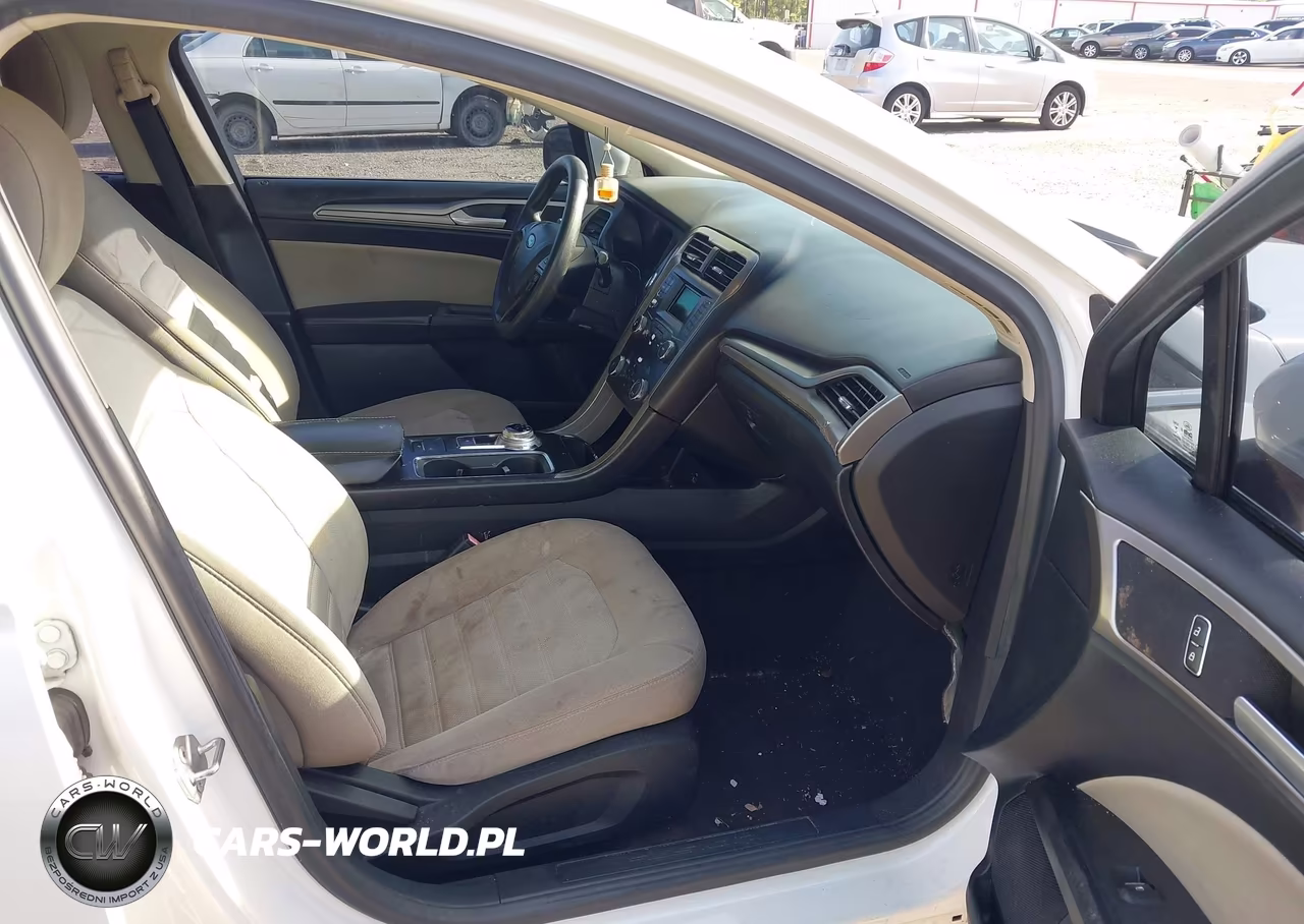 2019 Ford Fusion S VIN:3FA6P0G7XKR159996 - 5