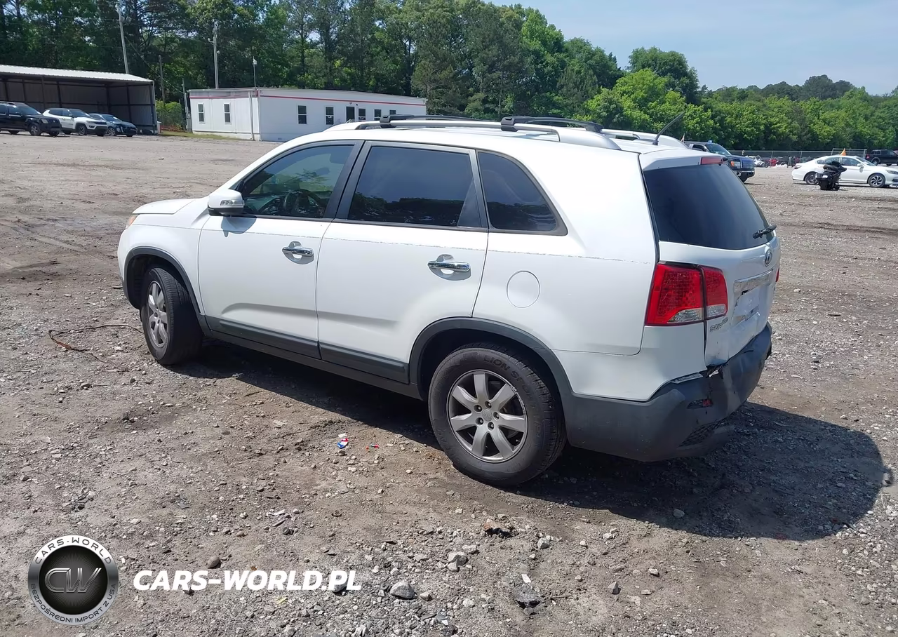 2013 Kia Sorento Lx VIN:5XYKT3A65DG338076 - 3