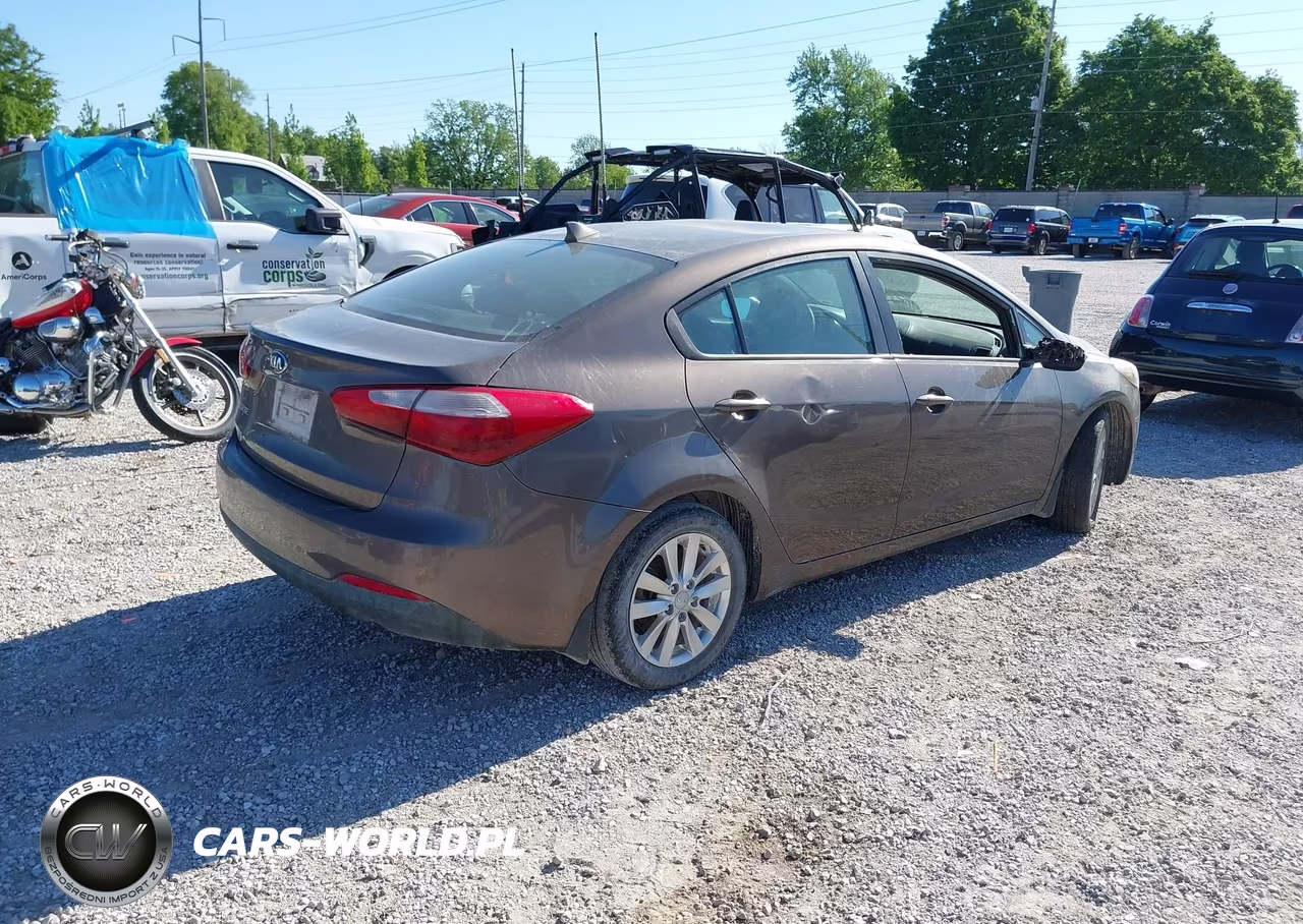 2015 Kia Forte Lx VIN:KNAFX4A61F5357356 - 4