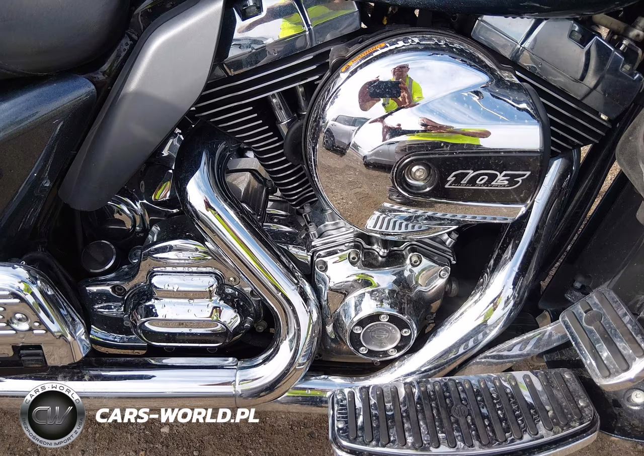 2015 Harley-Davidson Flhtcu Ultra Classic Electra Gld VIN:1HD1FCM17FB633047 - 8
