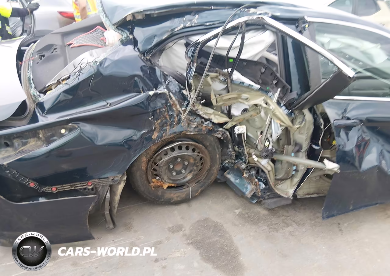 2019 Toyota Camry L VIN:4T1B11HKXKU768531 - 6