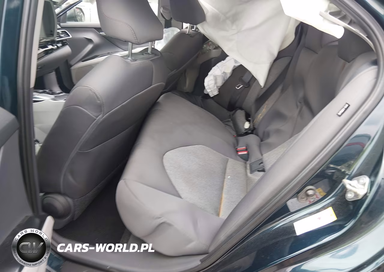 2019 Toyota Camry L VIN:4T1B11HKXKU768531 - 8