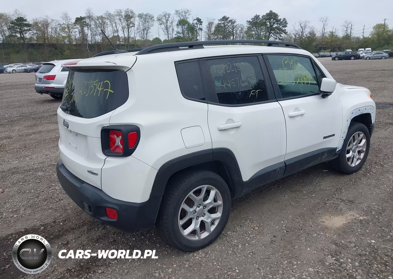 2017 Jeep Renegade Latitude 4X4 VIN:ZACCJBBBXHPF24718 - 4