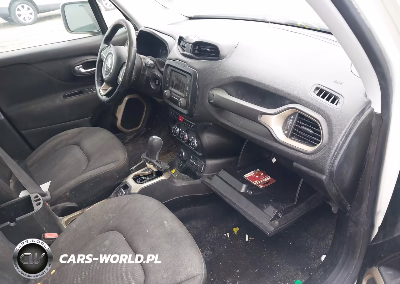 2017 Jeep Renegade Latitude 4X4 VIN:ZACCJBBBXHPF24718 - 5