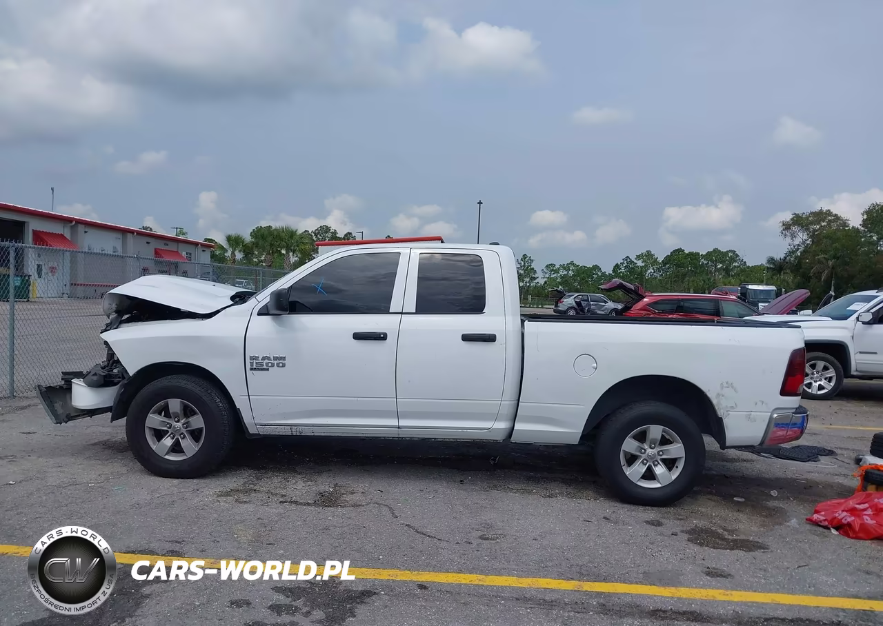 2019 Ram 1500 Classic Tradesman 4X4 6'4 Box VIN:1C6RR7FG8KS700700 - 14