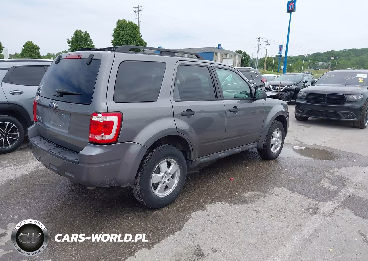 2009 Ford Escape Xlt VIN:1FMCU03709KA02726 - 4