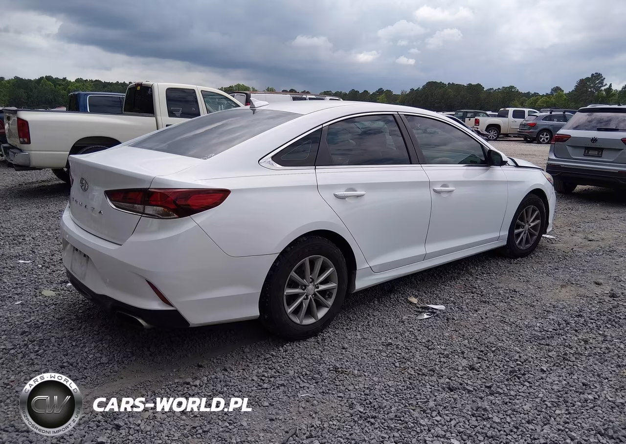 2018 Hyundai Sonata Se VIN:5NPE24AF4JH675929 - 4