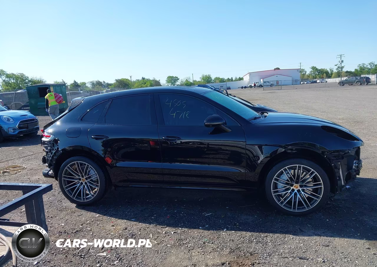 2021 Porsche Macan Turbo VIN:WP1AF2A52MLB60358 - 14