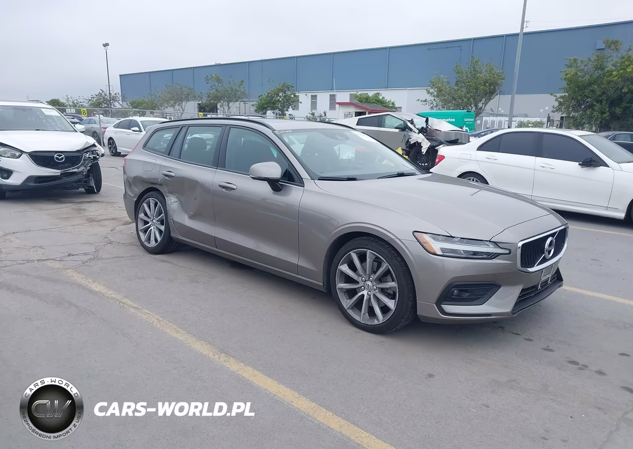 2021 Volvo V60 T5 Momentum