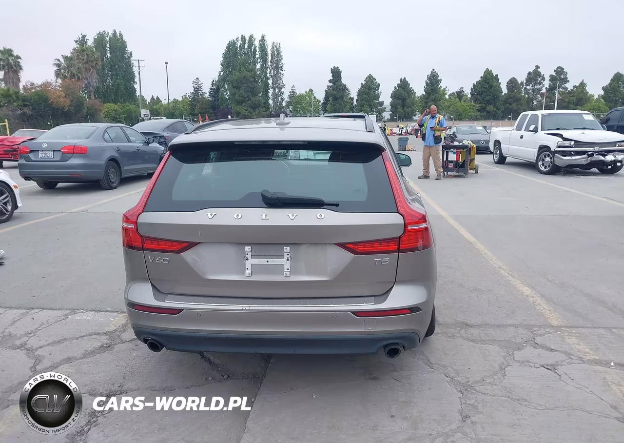 2021 Volvo V60 T5 Momentum VIN:YV1102EK3M2427316 - 16