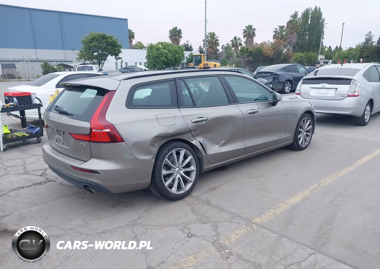 2021 Volvo V60 T5 Momentum VIN:YV1102EK3M2427316 - 4