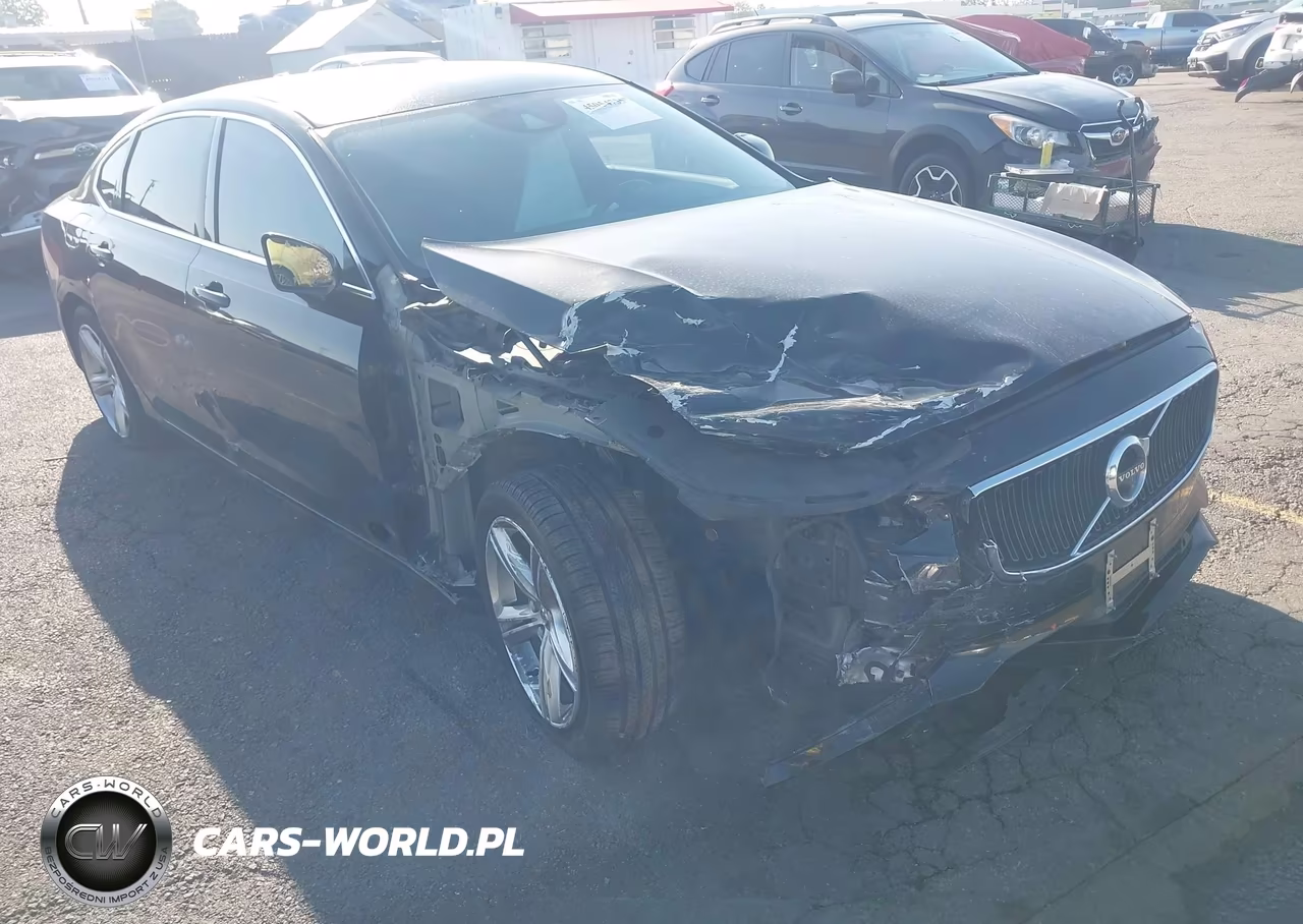 2018 Volvo S90 T5 Momentum