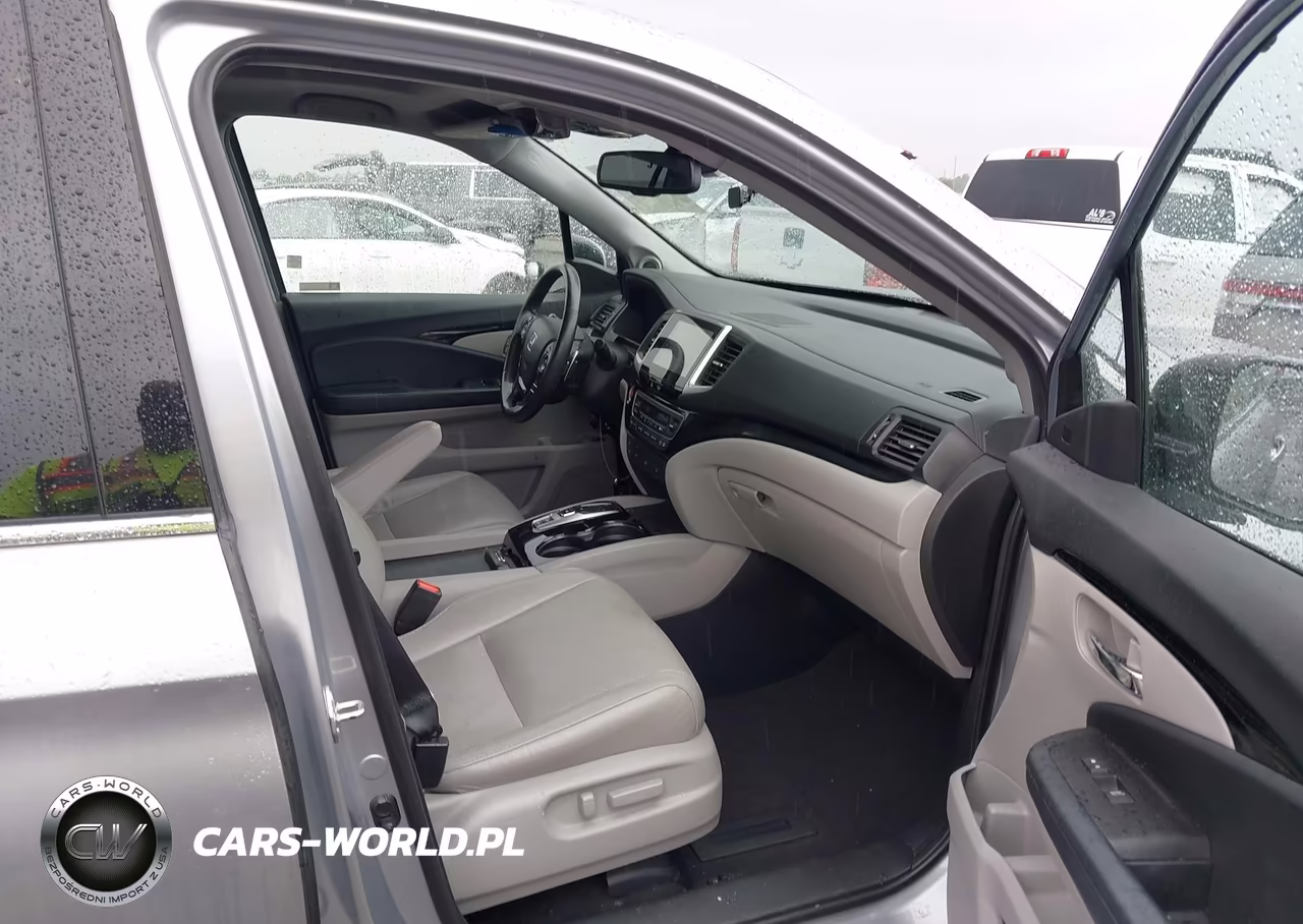 2018 Honda Pilot Elite VIN:5FNYF6H05JB033927 - 5