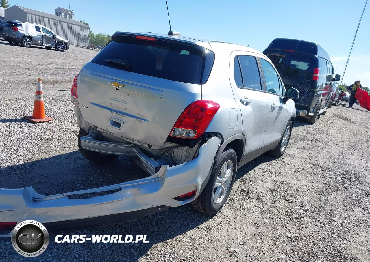 2020 Chevrolet Trax Fwd Ls VIN:KL7CJKSB1LB337092 - 4