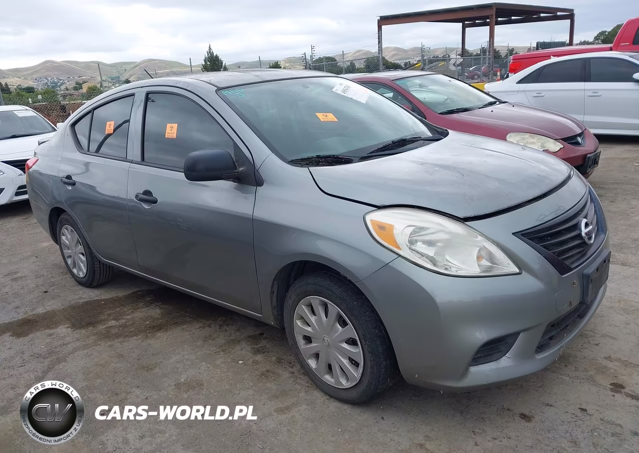 2014 Nissan Versa 1.6 S+