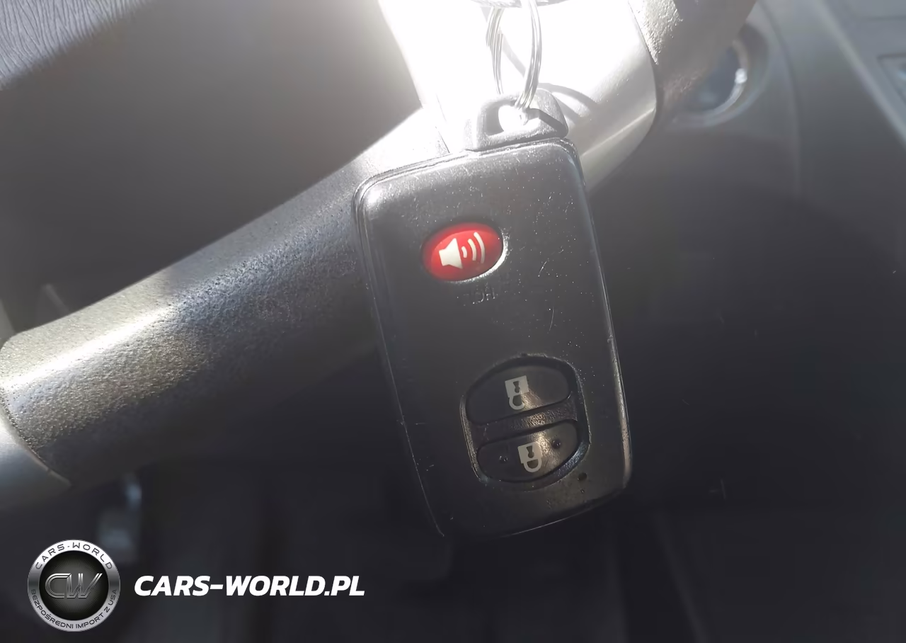 2015 Toyota Prius Two VIN:JTDKN3DU3F1994123 - 11