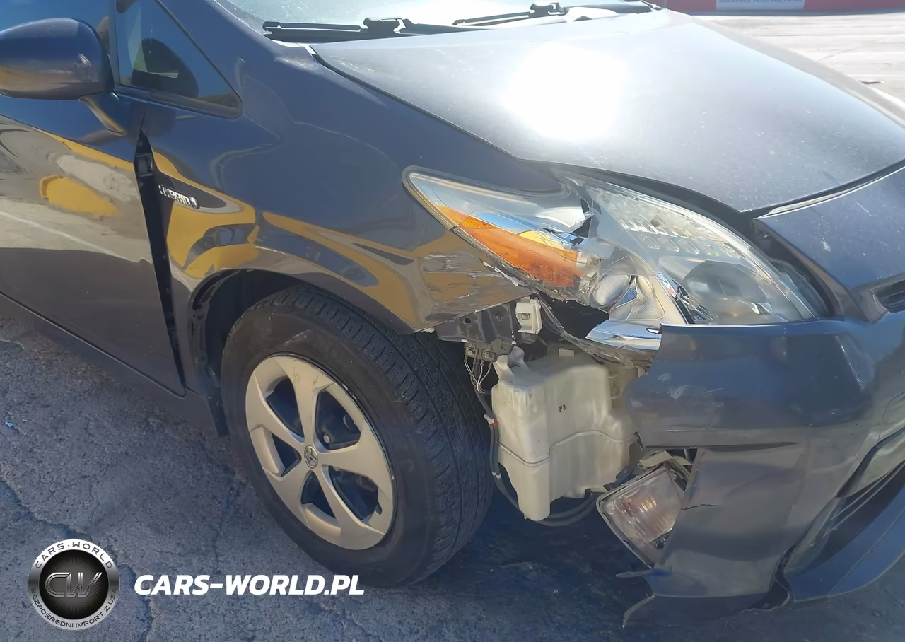 2015 Toyota Prius Two VIN:JTDKN3DU3F1994123 - 6