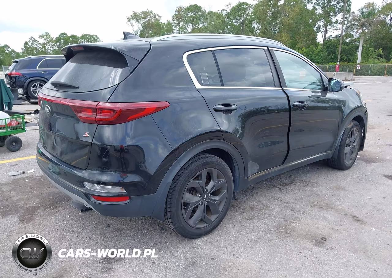 2020 Kia Sportage S VIN:KNDP63AC1L7661796 - 4