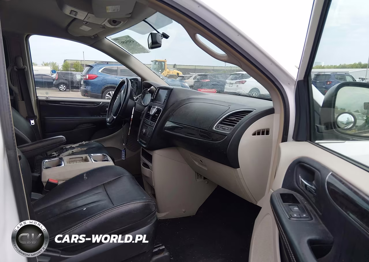 2014 Chrysler Town & Country Touring VIN:2C4RC1BG3ER396999 - 5