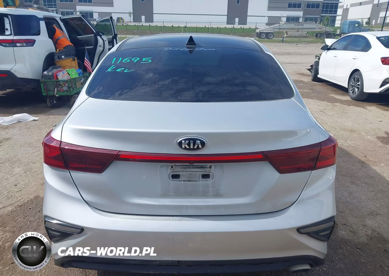 2021 Kia Forte Lxs VIN:3KPF24AD2ME350255 - 16
