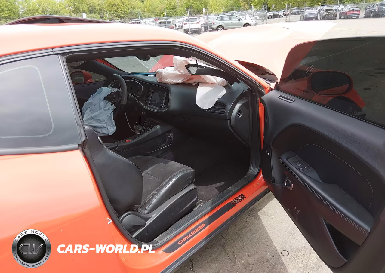 2017 Dodge Challenger Gt VIN:2C3CDZGG5HH555840 - 5