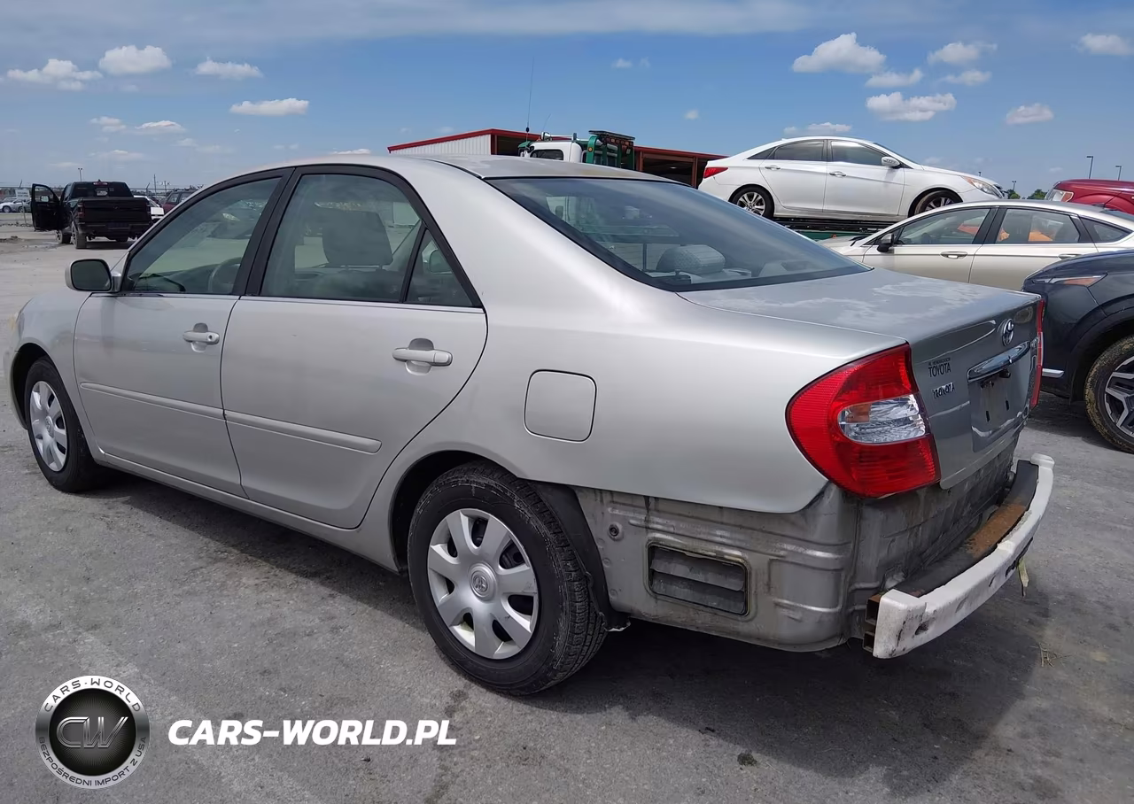 2003 Toyota Camry Le VIN:4T1BE32K13U216328 - 3