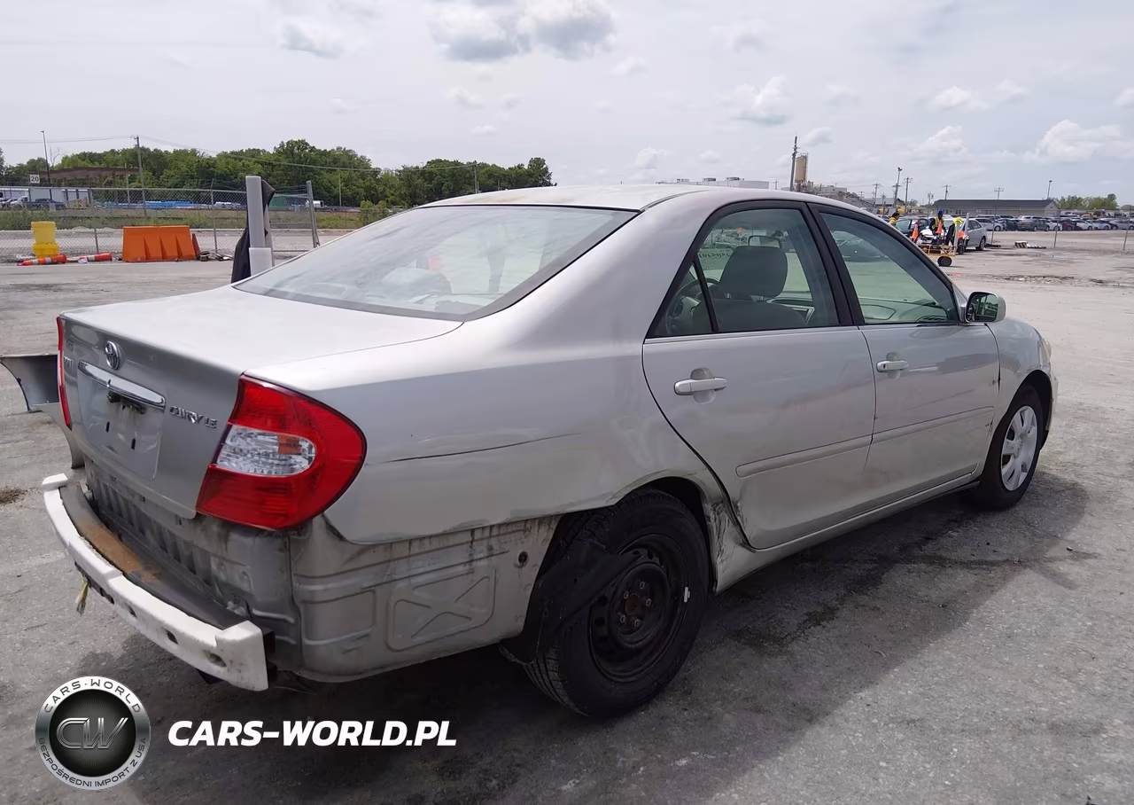 2003 Toyota Camry Le VIN:4T1BE32K13U216328 - 4