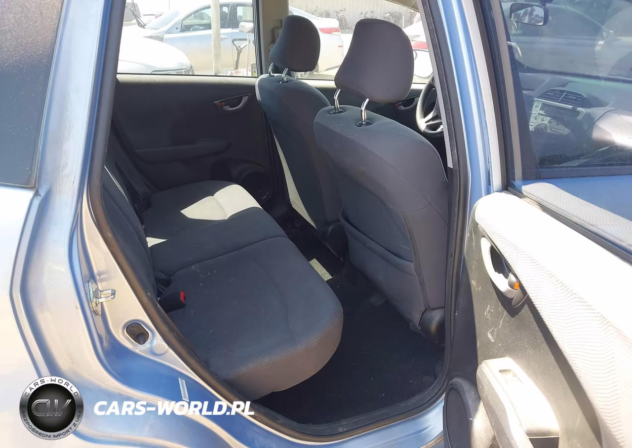 2010 Honda Fit VIN:JHMGE8H2XAC000607 - 8