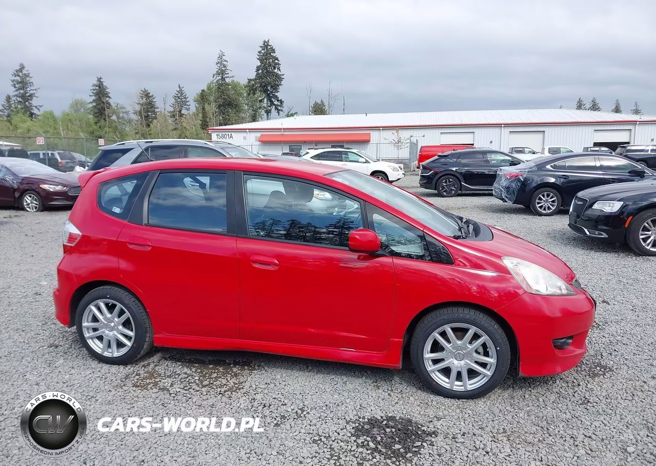 2011 Honda Fit Sport VIN:JHMGE8H51BC011846 - 13