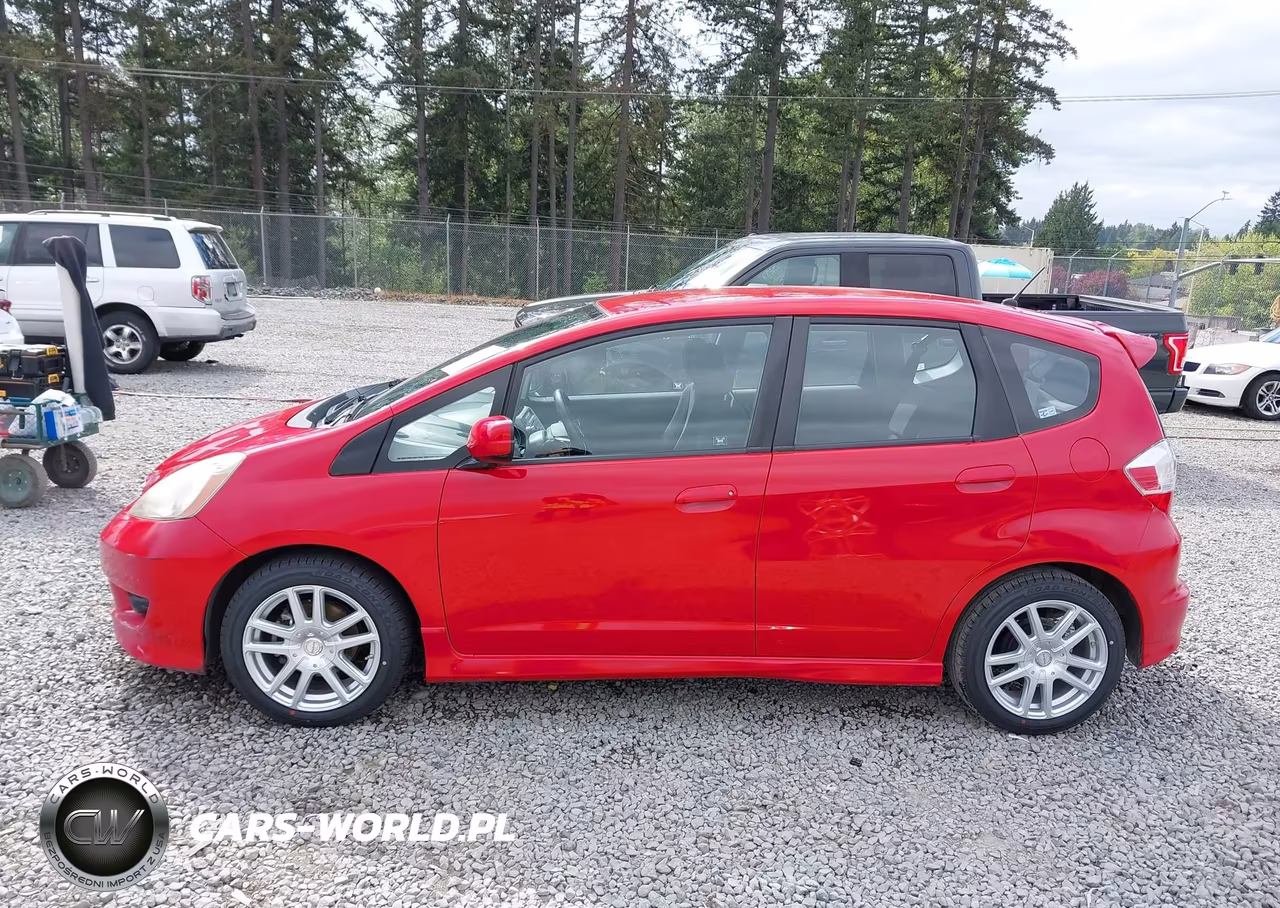 2011 Honda Fit Sport VIN:JHMGE8H51BC011846 - 14
