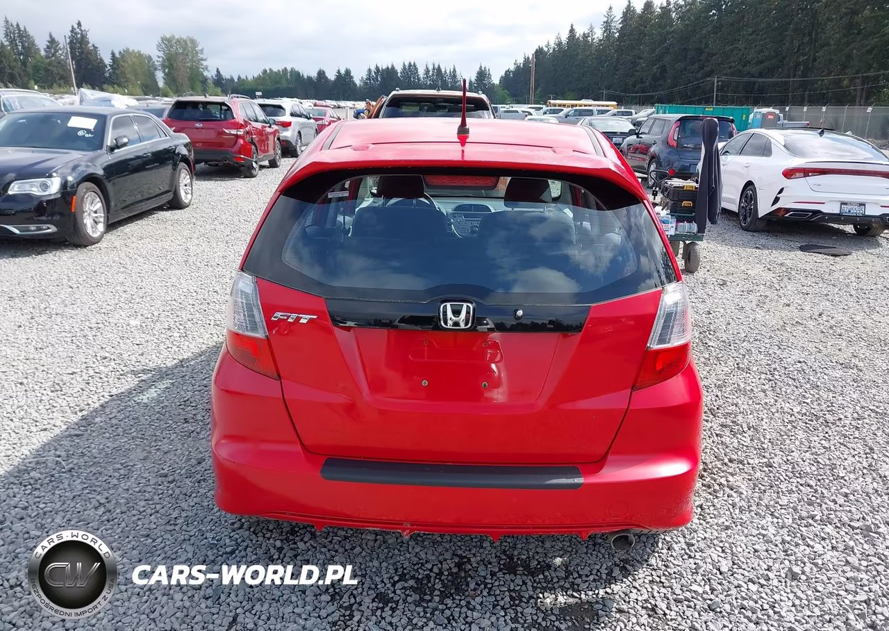 2011 Honda Fit Sport VIN:JHMGE8H51BC011846 - 16