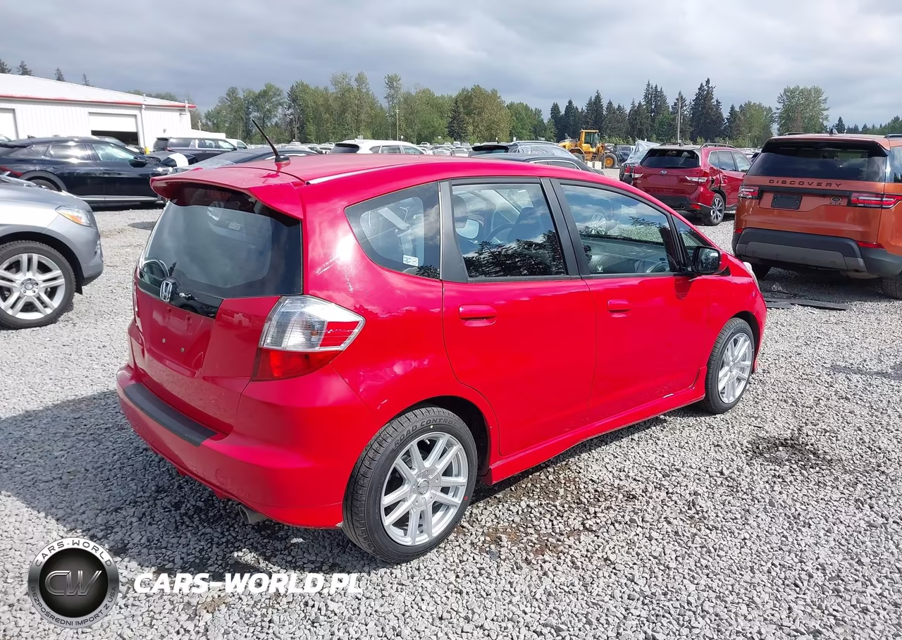 2011 Honda Fit Sport VIN:JHMGE8H51BC011846 - 4